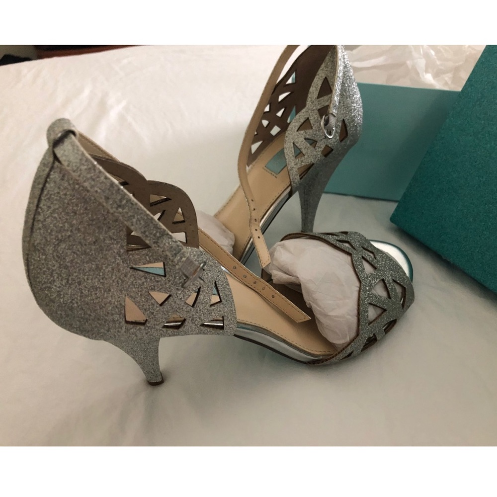 NIB Betsy Johnson Sofia Heels